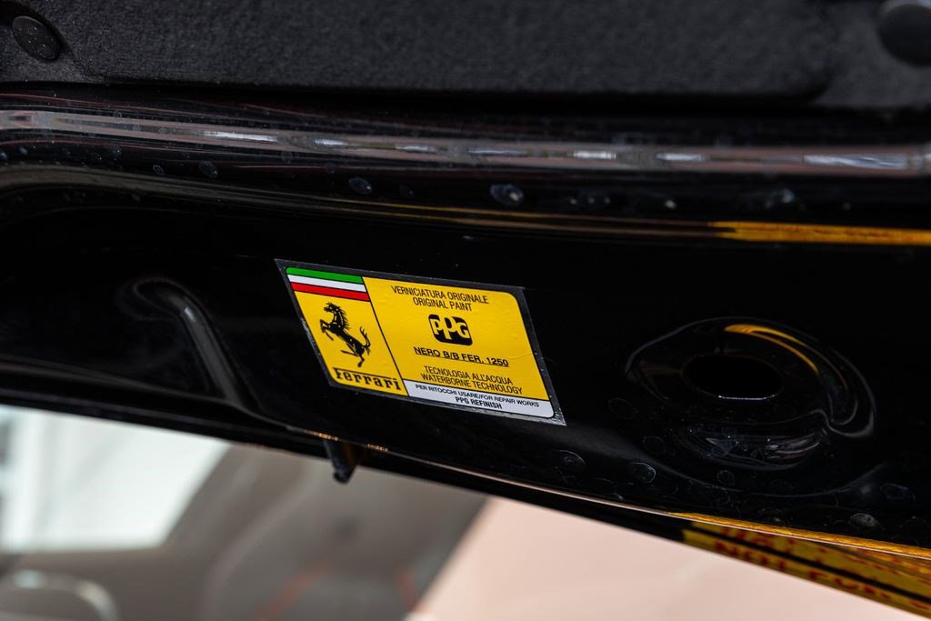 Used 2018 Ferrari GTC4Lusso AWD/4WD image 8
