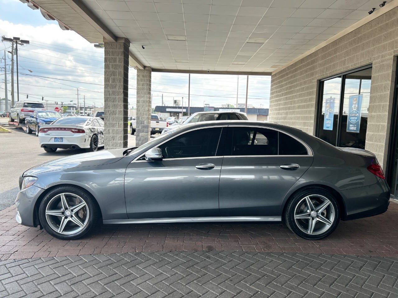 Used 2017 Mercedes-Benz E 300 4MATIC image 7