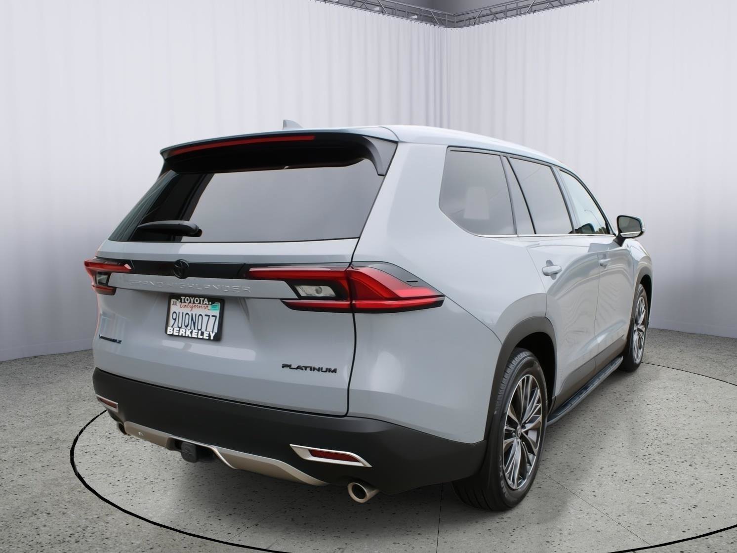 Used 2025 Toyota Grand Highlander AWD Hybrid image 8