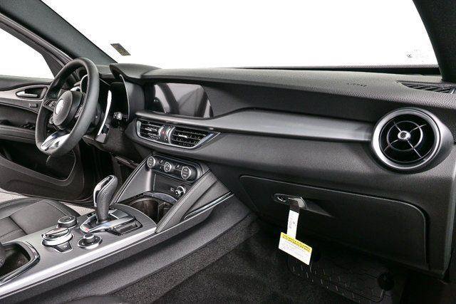 New 2025 Alfa Romeo Stelvio Sprint w/ Convenience Package AWD/4WD image 22