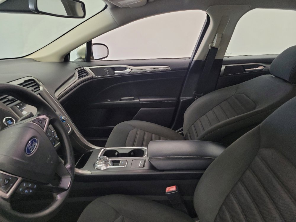 Used 2019 Ford Fusion SE FWD image 17