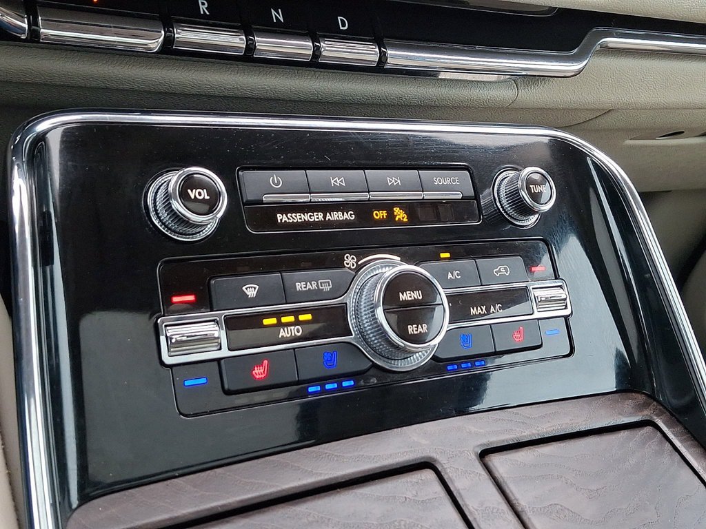 Certified 2020 Lincoln Navigator Reserve w/ Equipment Group 201A Reserve AWD/4WD image 17