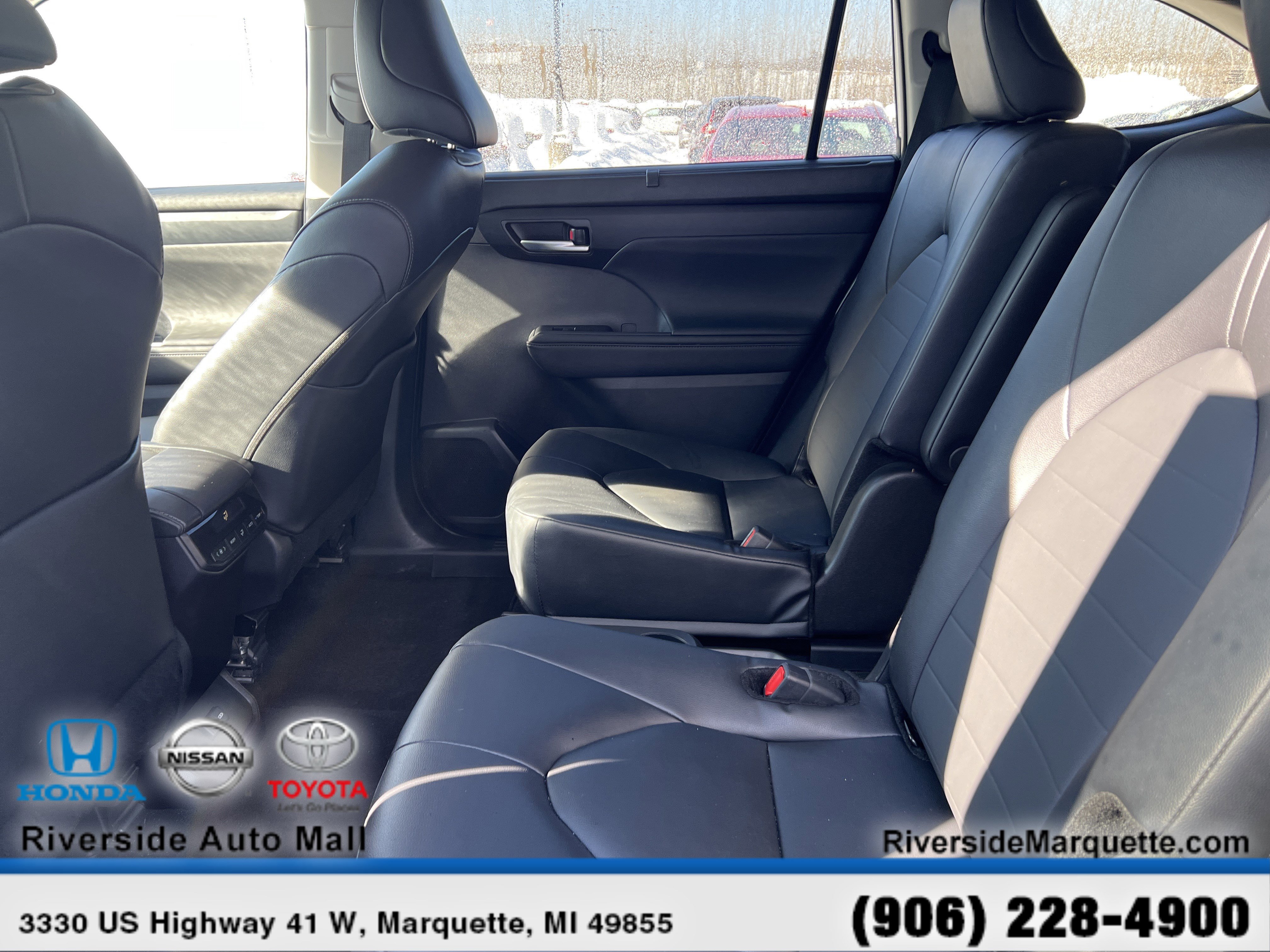 Used 2025 Toyota Highlander XLE image 25