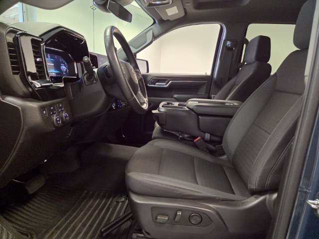 Used 2024 Chevrolet Silverado 1500 LT AWD/4WD image 12