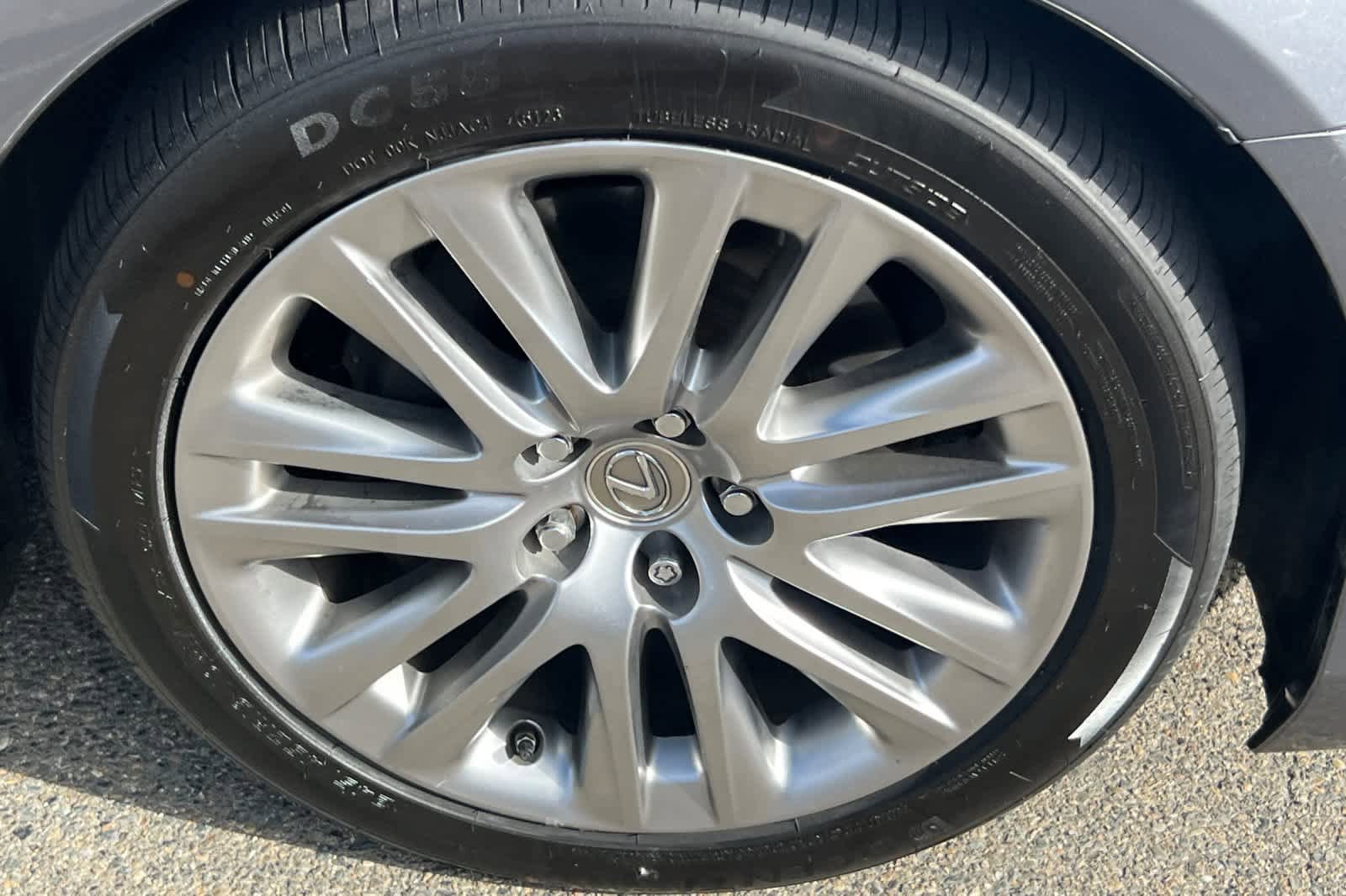 Used 2014 Lexus LS 460 w/ Comfort Package RWD image 15