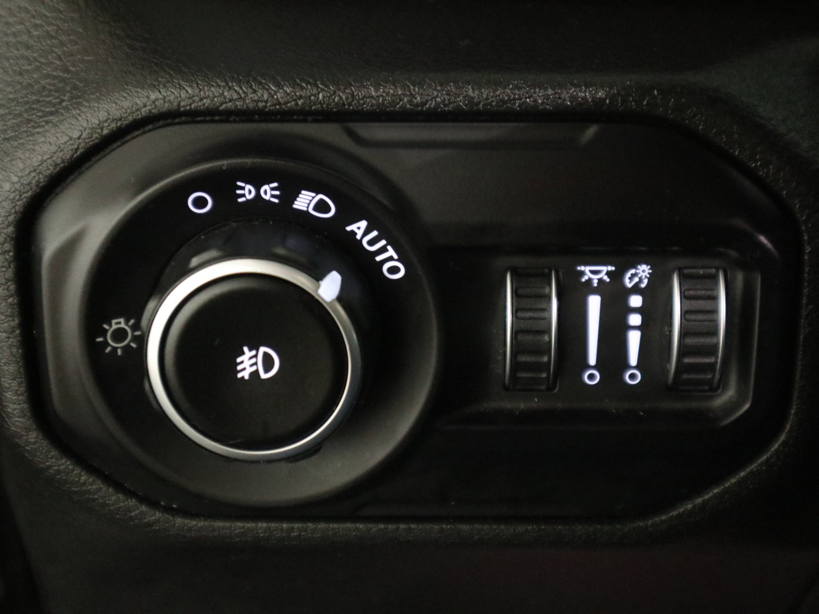 Used 2021 Jeep Wrangler Unlimited Sahara image 33