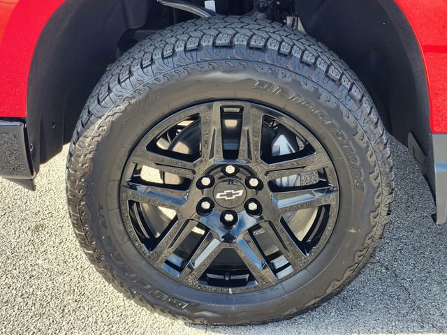 Used 2025 Chevrolet Silverado 1500 Custom Trail Boss w/ Turbomax Blackout Package AWD/4WD image 8