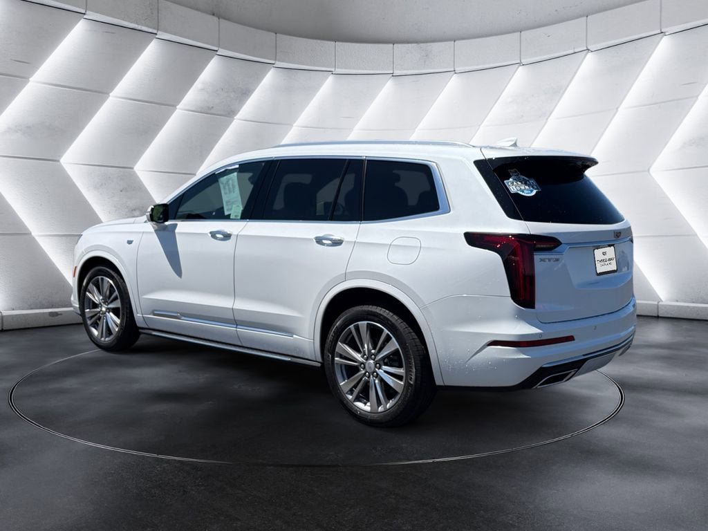 Certified 2024 Cadillac XT6 Premium Luxury FWD image 3
