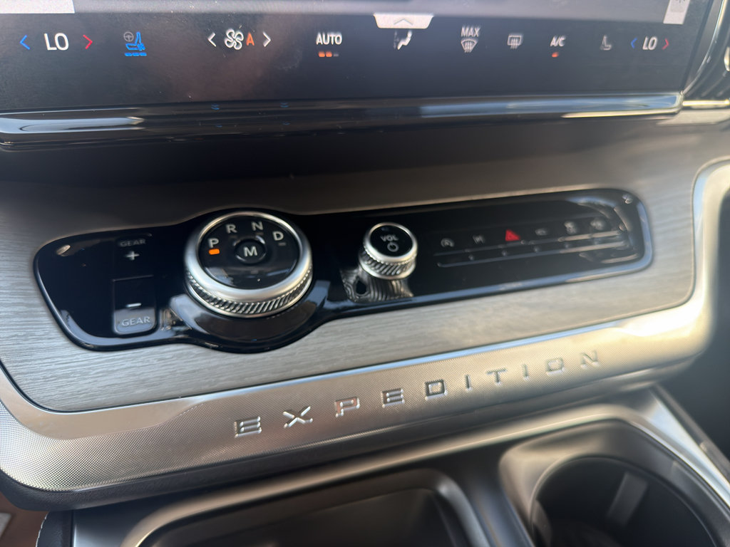 New 2027 Ford Expedition Platinum RWD image 35