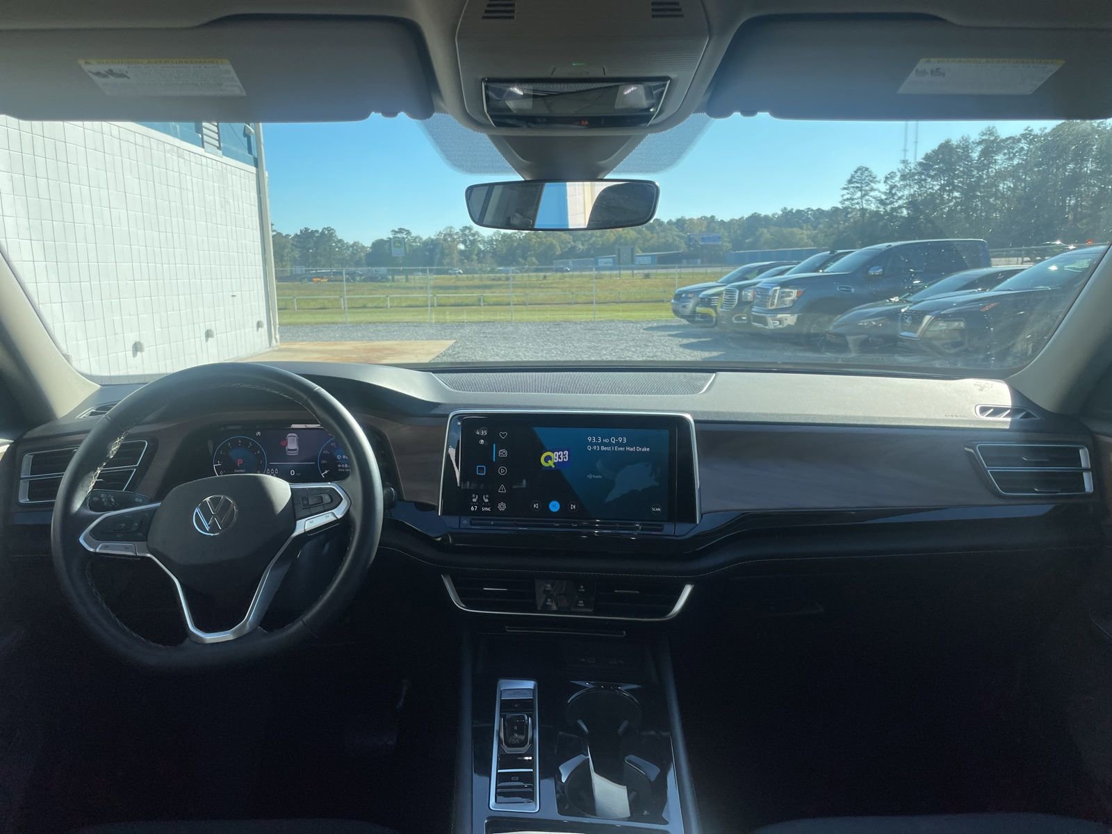 Used 2025 Volkswagen Atlas SE image 9