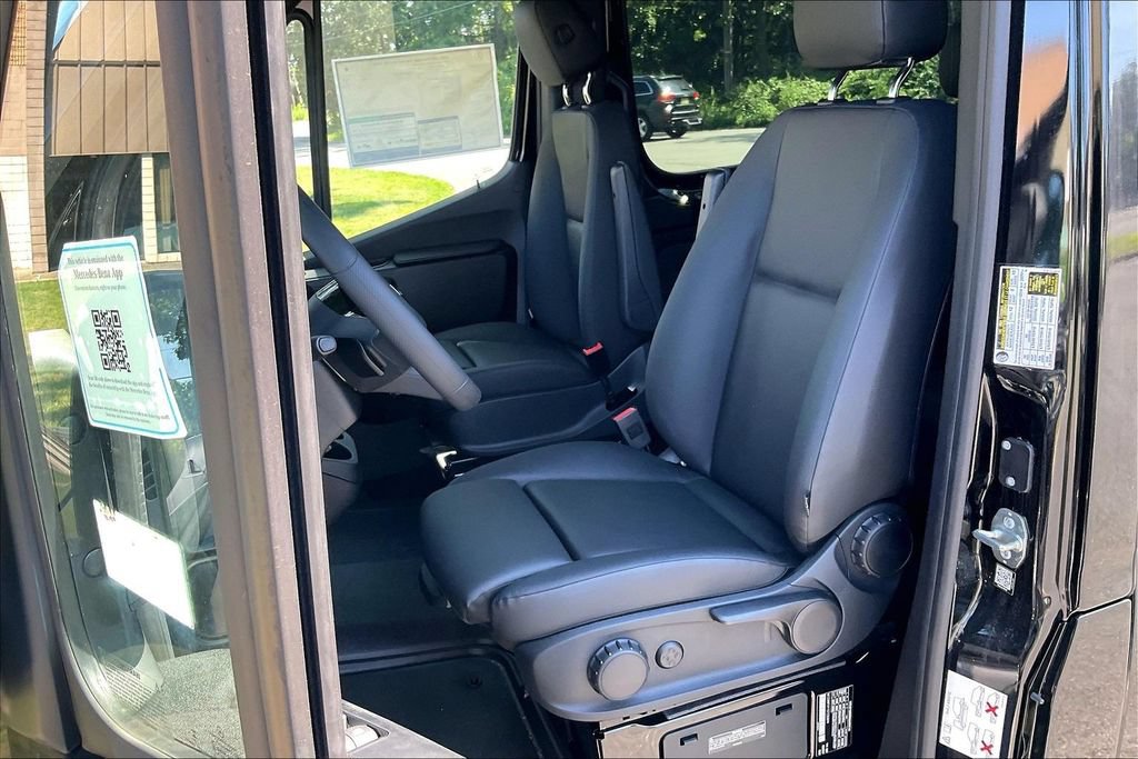 New 2025 Mercedes-Benz Sprinter 2500 image 9