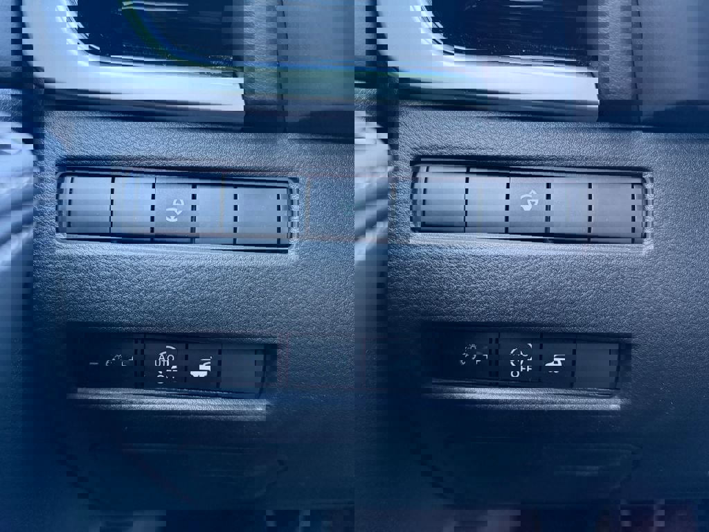 Certified 2025 Nissan Rogue SL image 22