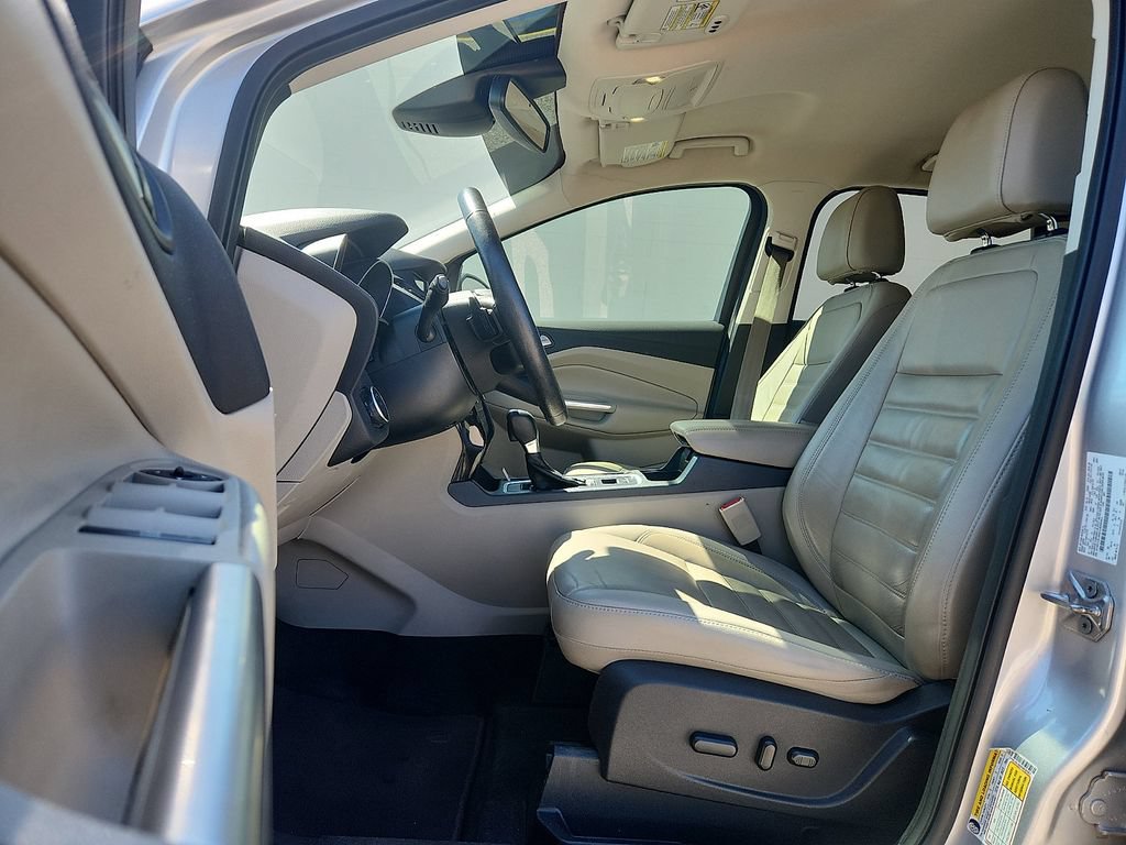 Used 2017 Ford Escape Titanium w/ Equipment Group 301A AWD/4WD image 8