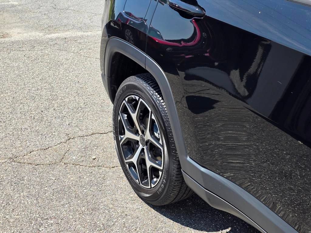 Used 2025 Jeep Compass Limited AWD/4WD image 17