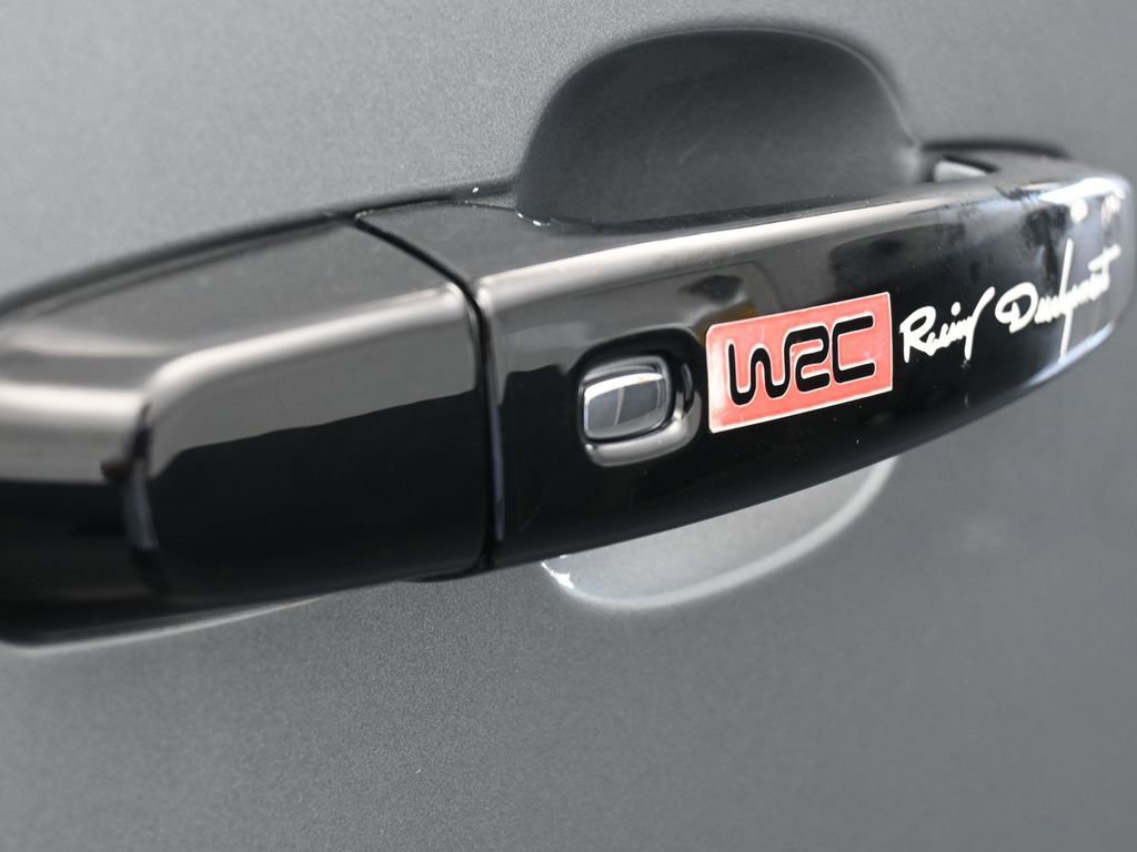 Used 2023 Chevrolet Traverse LS image 38