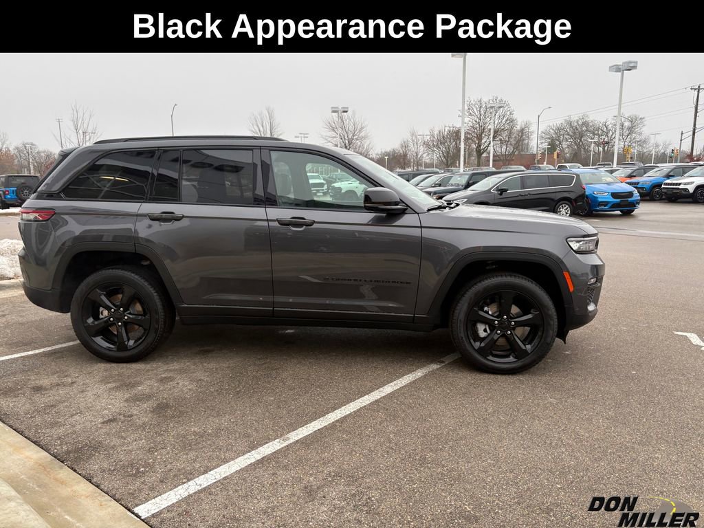 New 2025 Jeep Grand Cherokee Limited w/ Luxury Tech Group II image 4