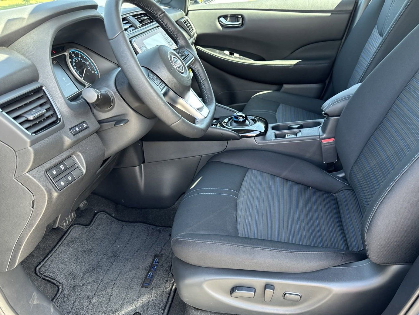 New 2025 Nissan Leaf SV Plus FWD image 9