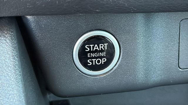 Used 2021 Nissan Rogue S image 17