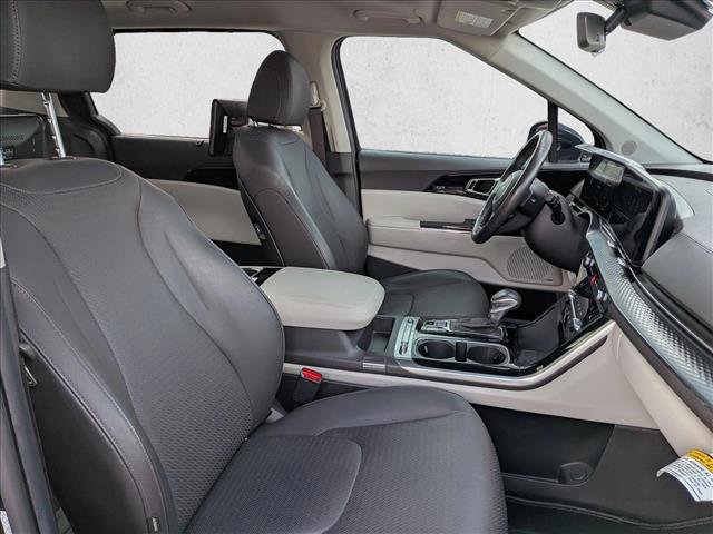 Used 2024 Kia Carnival SX Prestige image 18
