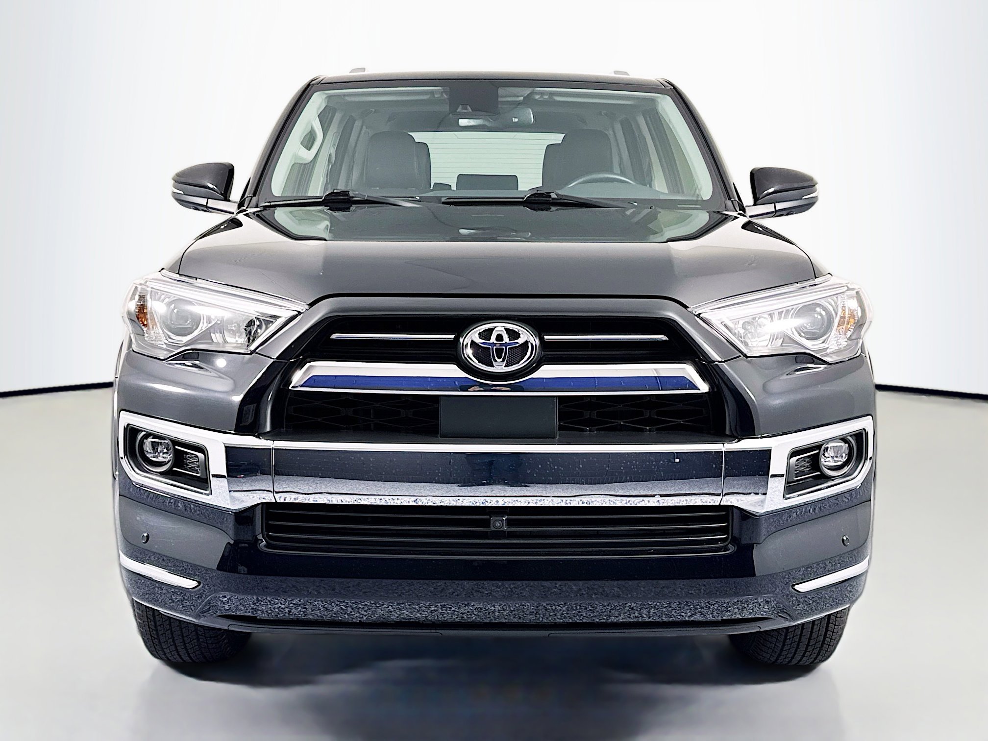 Used 2023 Toyota 4Runner Limited AWD/4WD image 2
