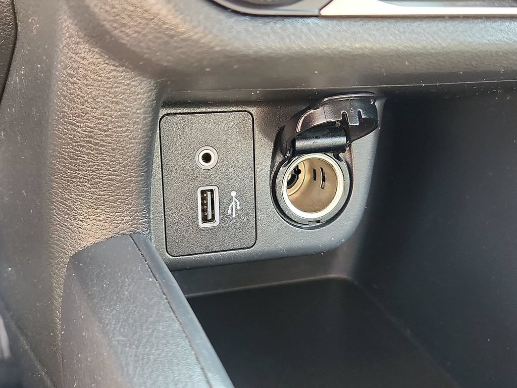Used 2021 Nissan Versa SV FWD image 17
