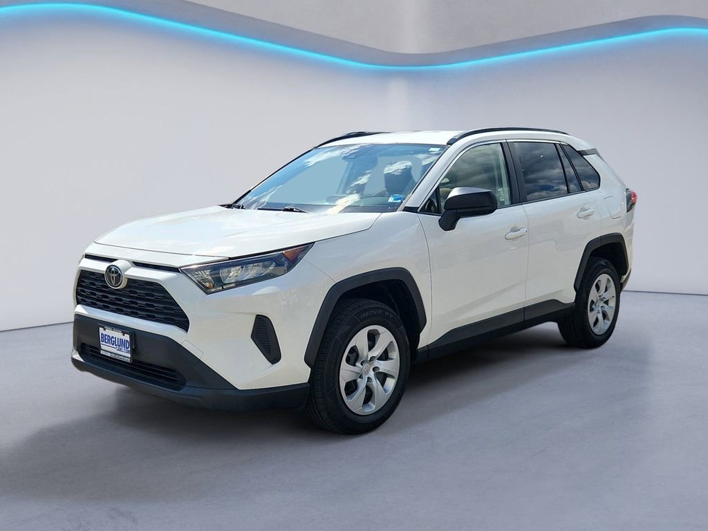 Used 2019 Toyota RAV4 LE image 7