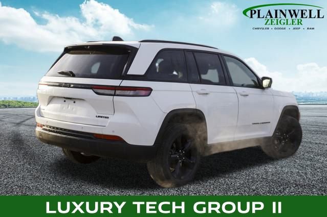 Used 2023 Jeep Grand Cherokee Limited w/ Luxury Tech Group II image 3