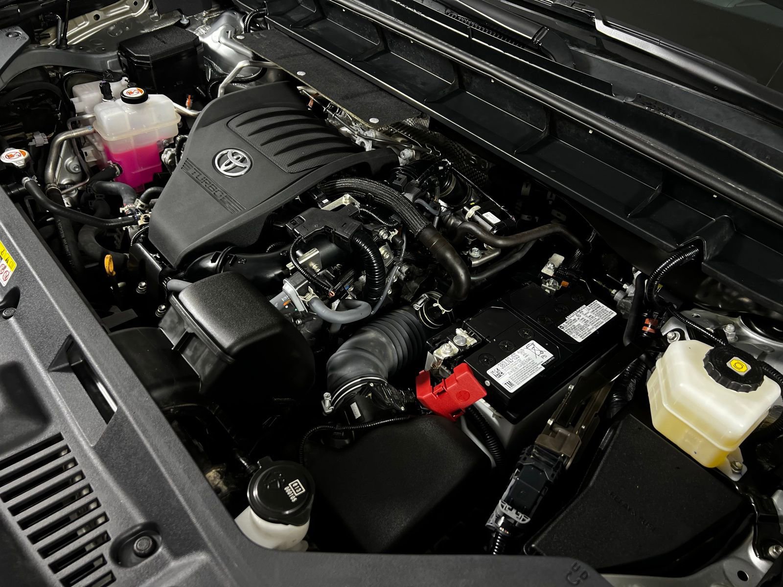 Certified 2024 Toyota Highlander XLE image 11