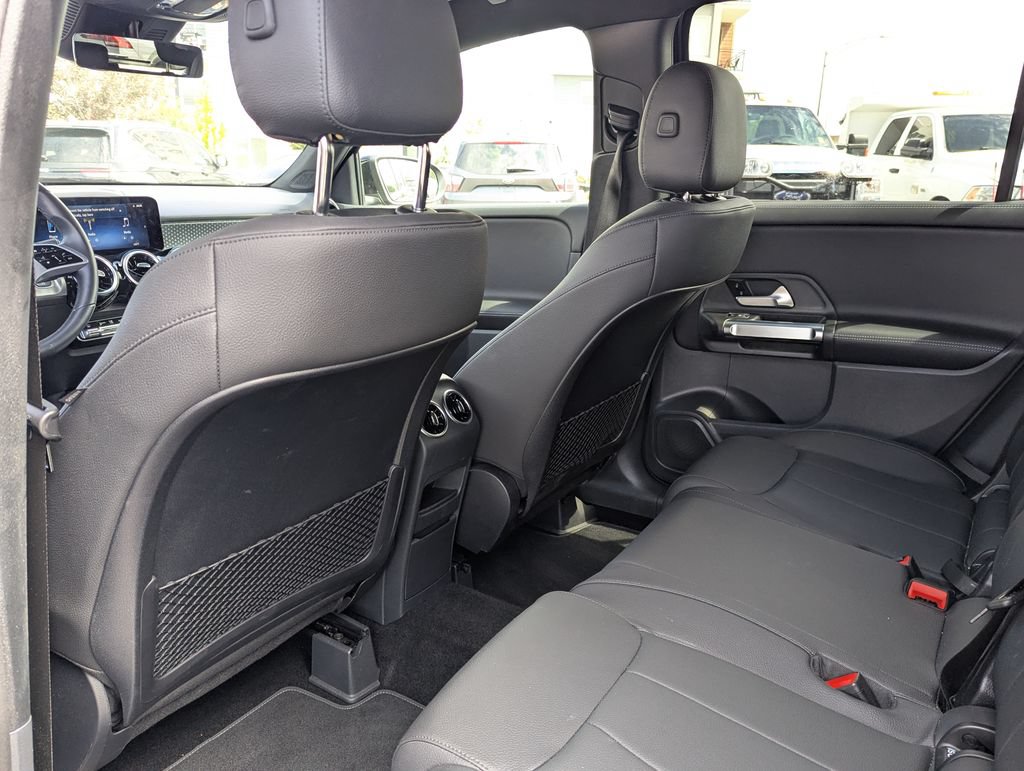 Used 2025 Mercedes-Benz GLB 250 image 25