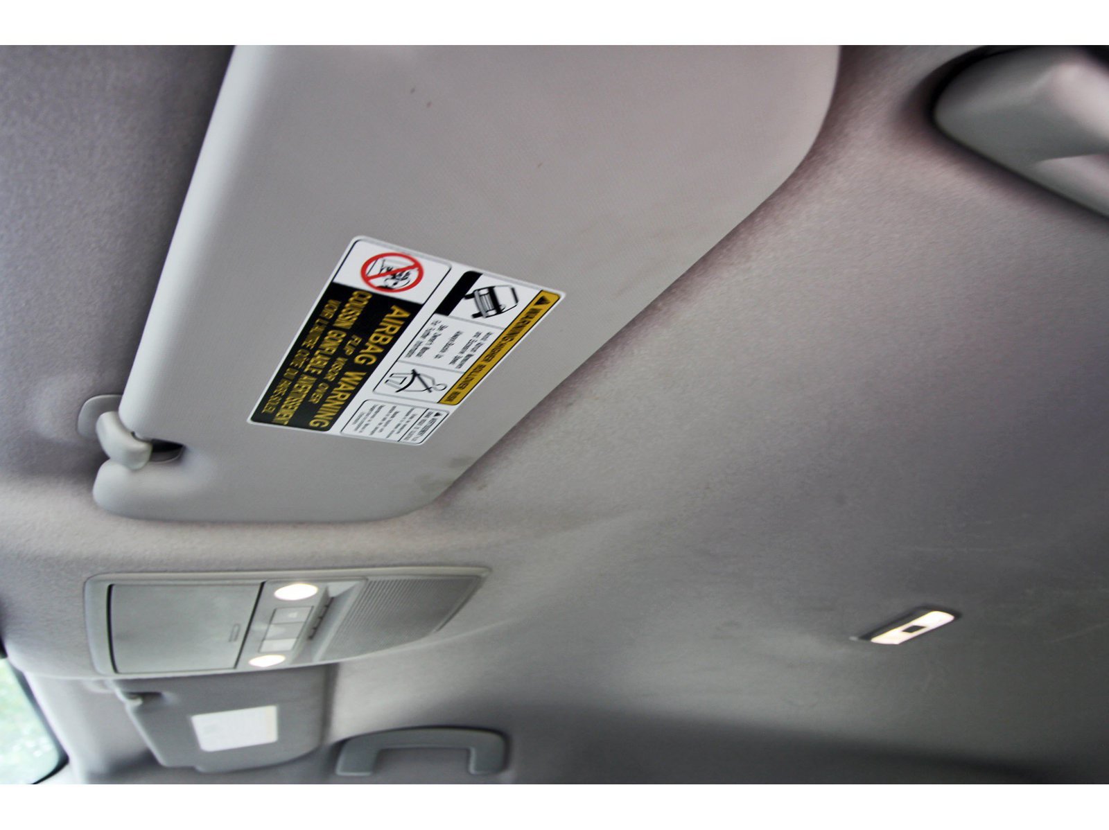 Used 2025 Nissan Kicks SR AWD/4WD image 30