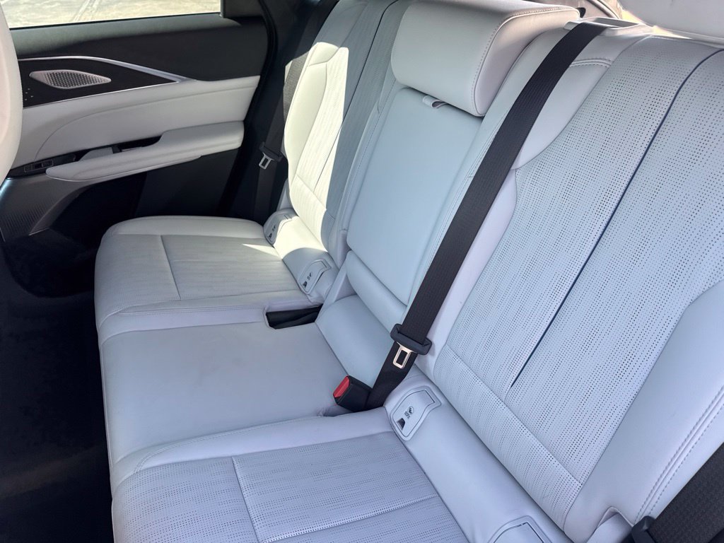 Used 2023 Cadillac Lyriq 2WD image 28