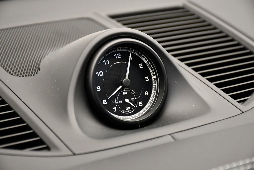 Certified 2025 Porsche Macan image 29