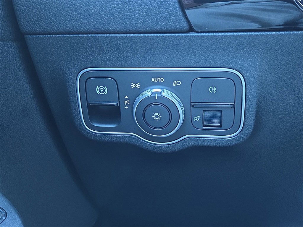 Certified 2024 Mercedes-Benz GLA 250 4MATIC image 27