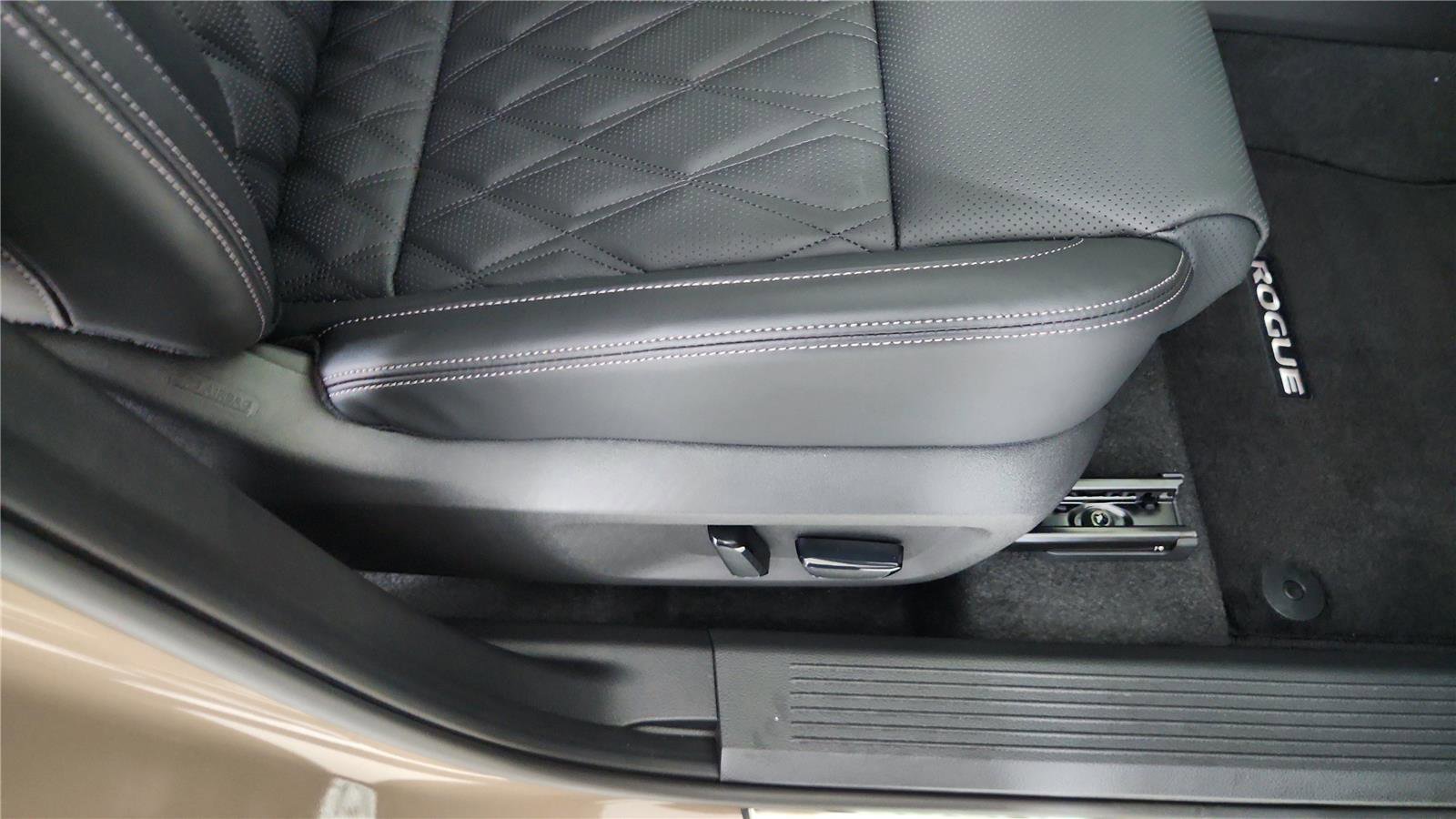 New 2025 Nissan Rogue Platinum w/ Platinum Premium Package image 28