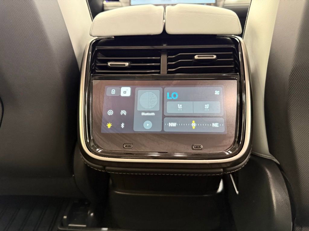 Used 2022 Rivian R1T Adventure image 27