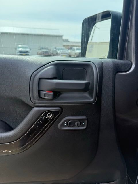 Used 2018 Jeep Wrangler Unlimited Sahara image 11