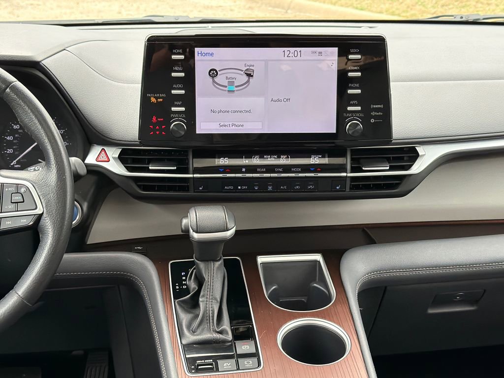 Used 2024 Toyota Sienna XLE image 11