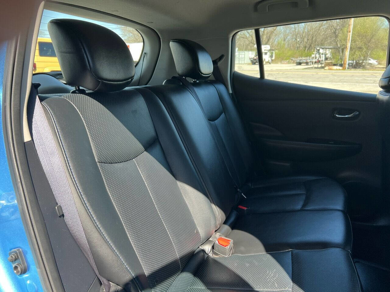 Used 2014 Nissan Leaf SL w/ Premium Package image 56