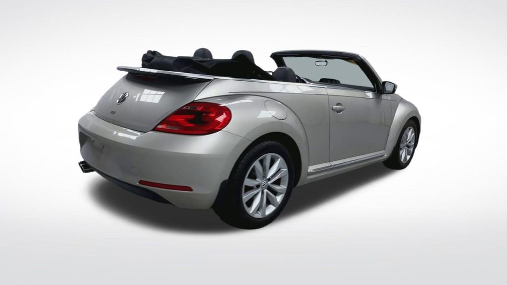 Used 2015 Volkswagen Beetle TDI image 19