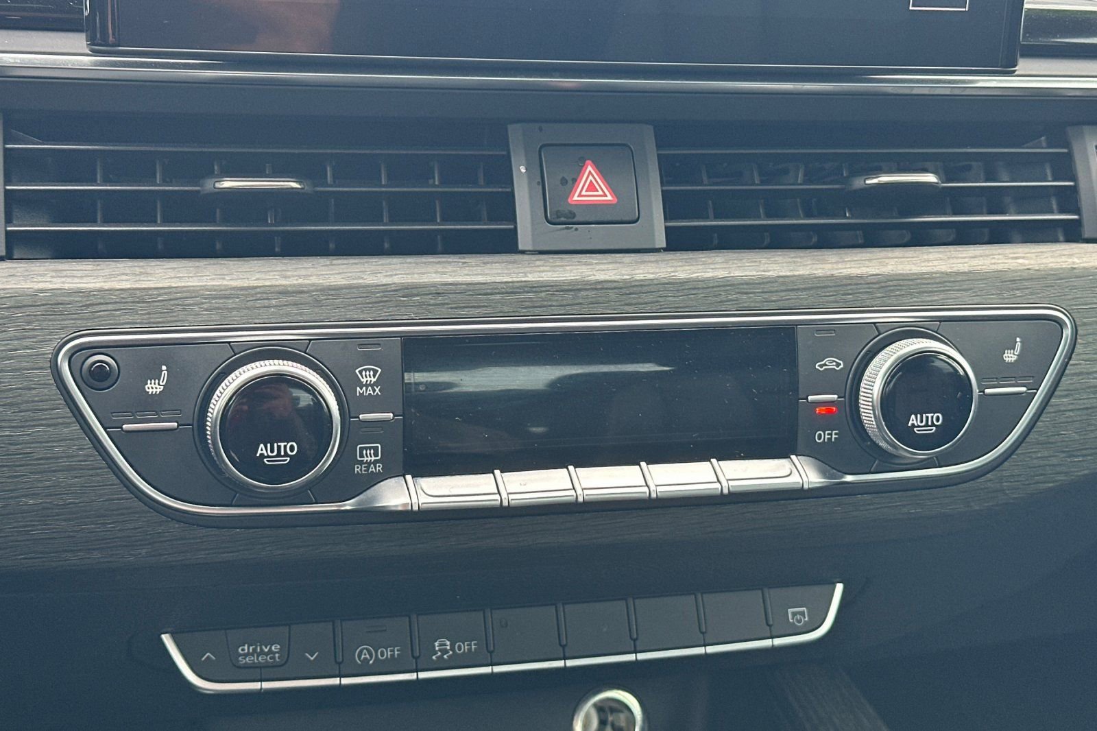 Used 2020 Audi A4 2.0T Premium w/ Convenience Package image 19