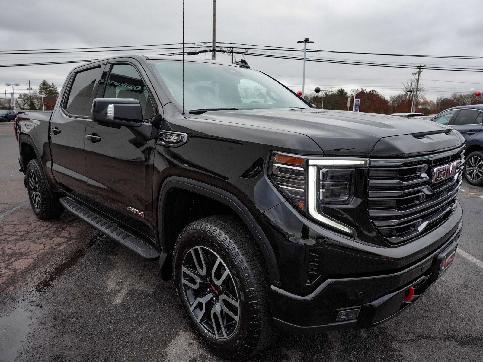 Used 2025 GMC Sierra 1500 AT4 w/ AT4 Premium Package image 3