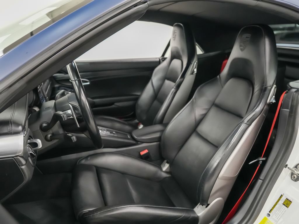 Certified 2019 Porsche 911 Carrera GTS image 5