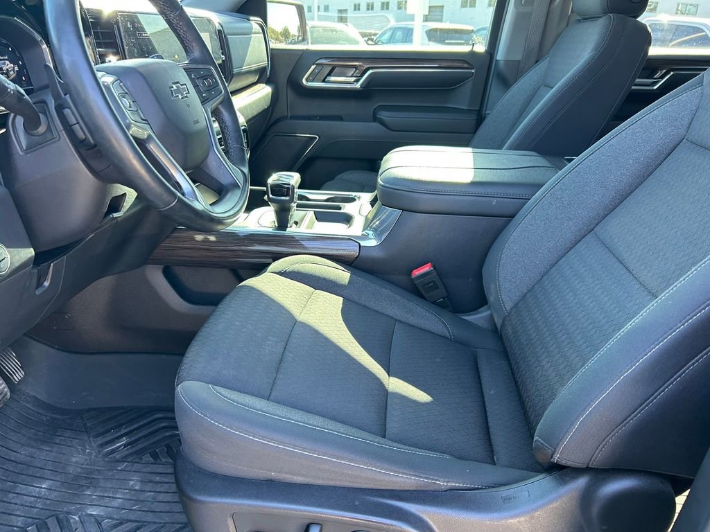 Used 2024 Chevrolet Silverado 1500 LT Trail Boss AWD/4WD image 11
