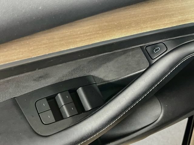 Used 2022 Tesla Model 3 Long Range AWD/4WD image 17