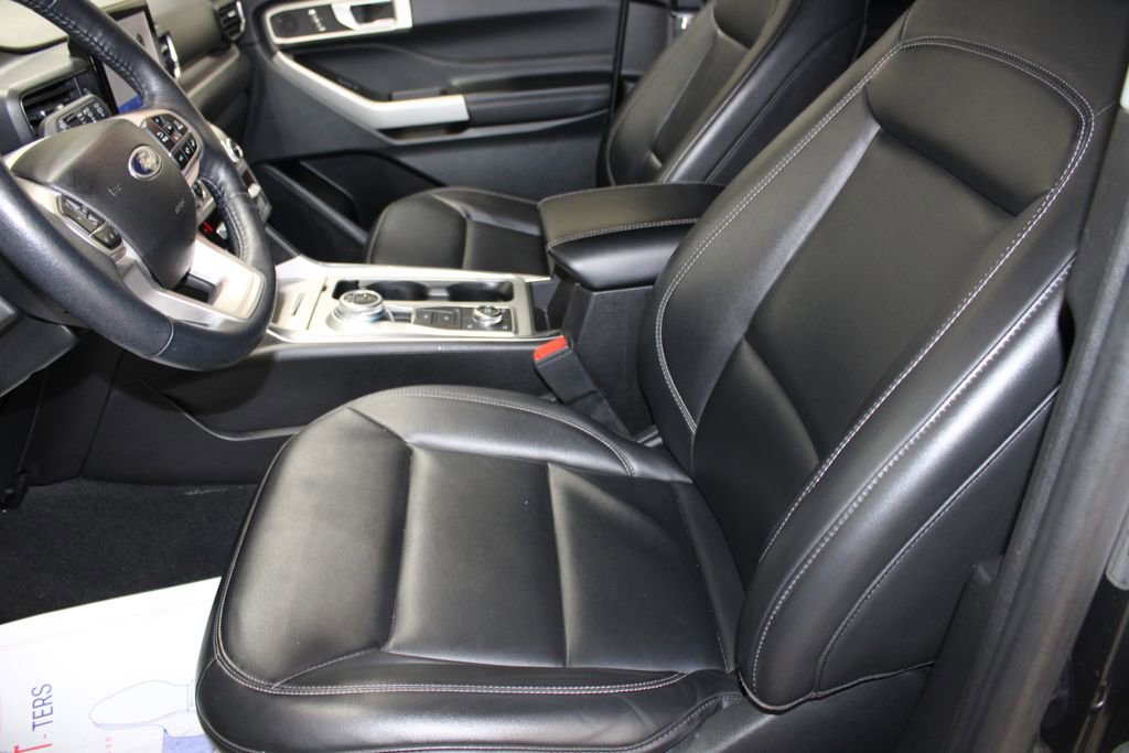 Used 2023 Ford Explorer XLT w/ Equipment Group 202A image 16