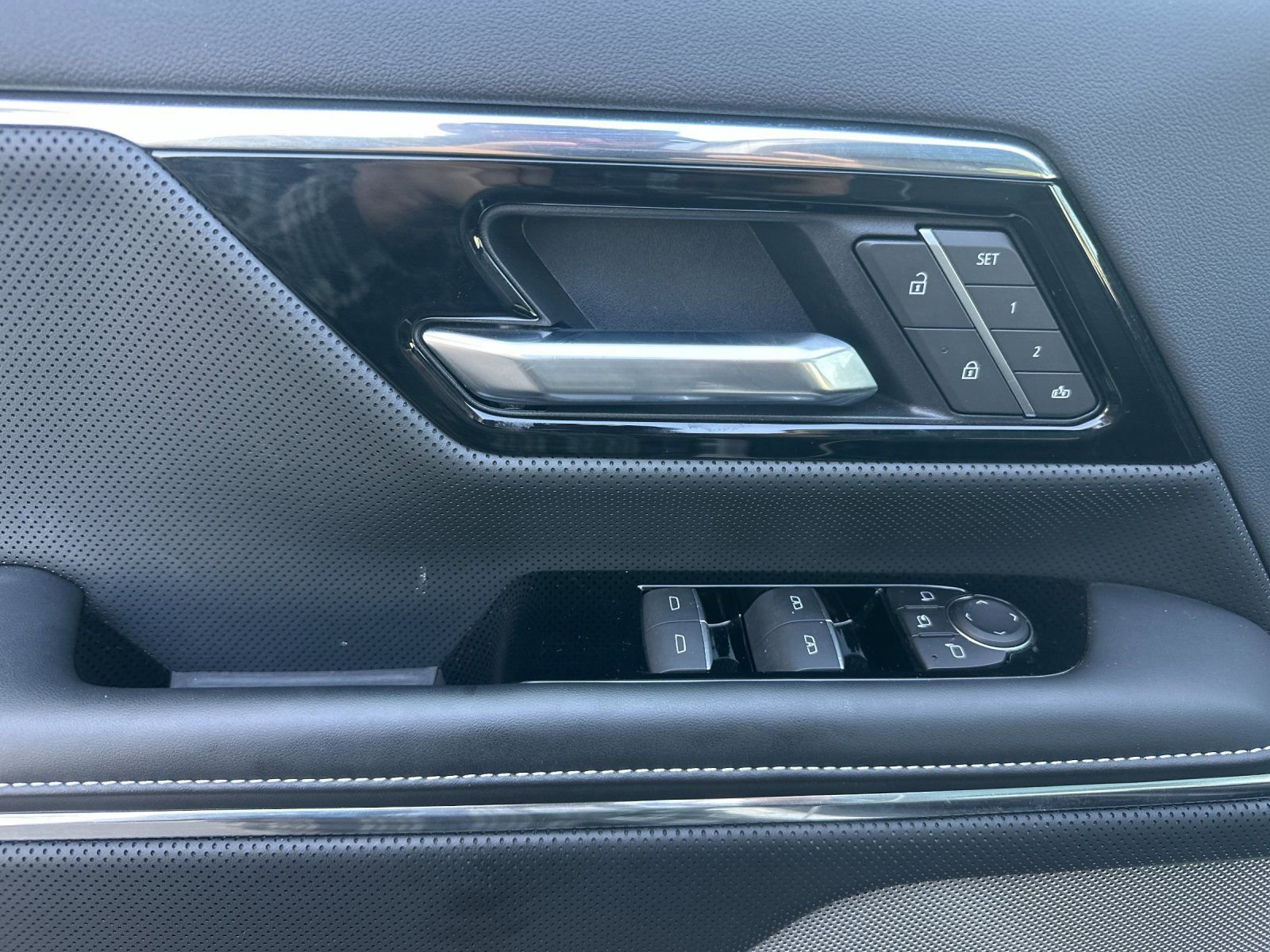 New 2025 GMC Sierra EV Denali image 11