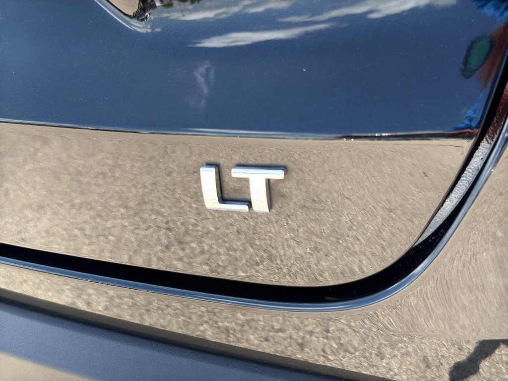 Used 2025 Chevrolet Trax LT FWD image 9