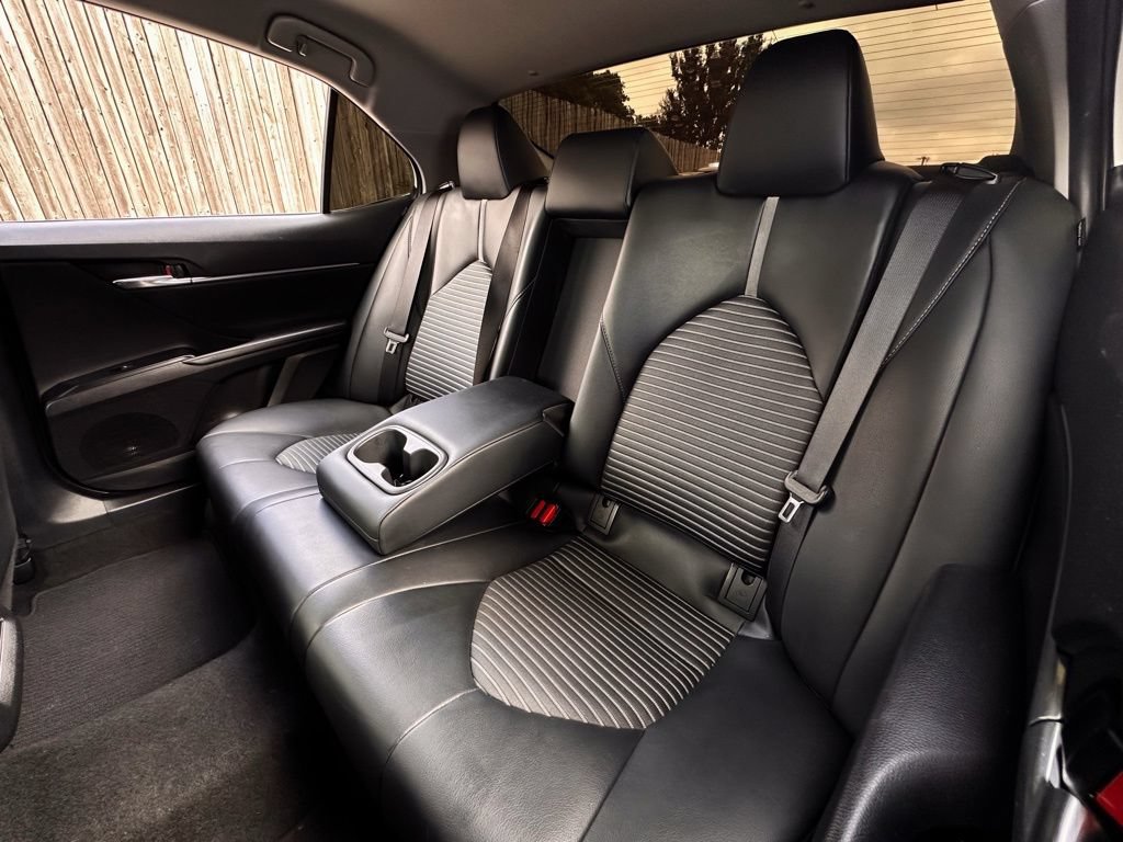 Used 2020 Toyota Camry SE FWD image 20