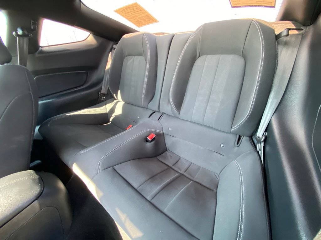 Used 2020 Ford Mustang Coupe RWD image 23