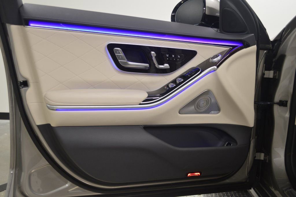 Used 2024 Mercedes-Benz S 580e 4MATIC Sedan image 17